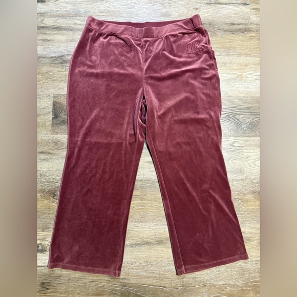 Juicy Couture Velour Tracksuit - Picture 5 of 12